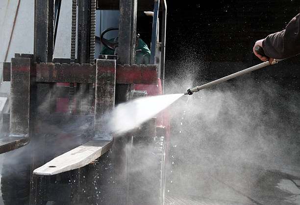 Best Warehouse Cleaning  in Hubbard, OR